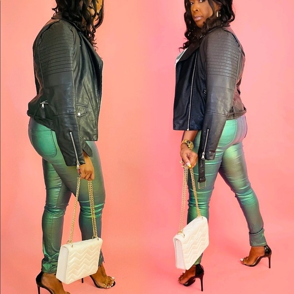 J. ELISE BOUTIQUE NEW TRENDY GREEN METALLIC JEANS - Picture 7 of 9